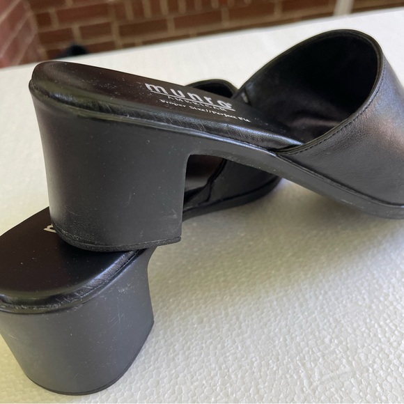 MUNRO American black leather slide sandals  women’s size 6.5 Narrow - Picture 3 of 7